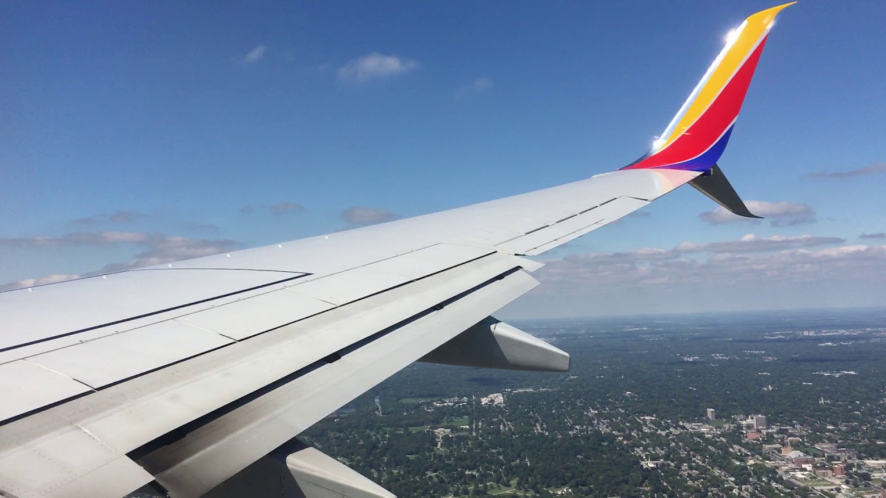 Southwest Airlines 737-800 Landing in Indianapolis