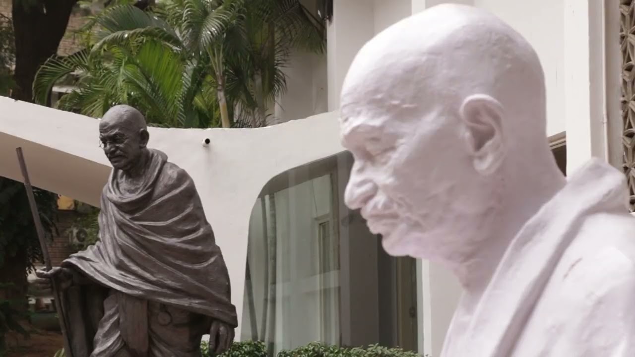 Vishwanath Prasad Tiwari  (Hindi) Directed by Amarnath Amar