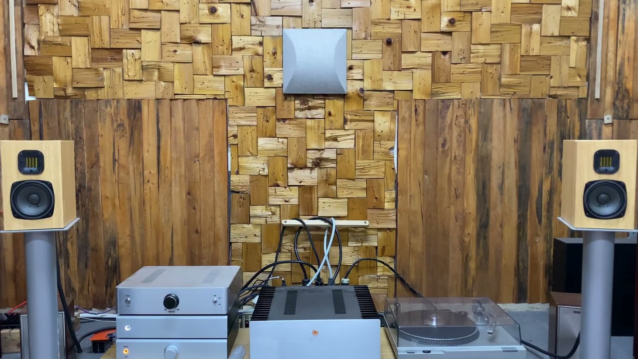 Xót Xa - Nhật Thảo. 