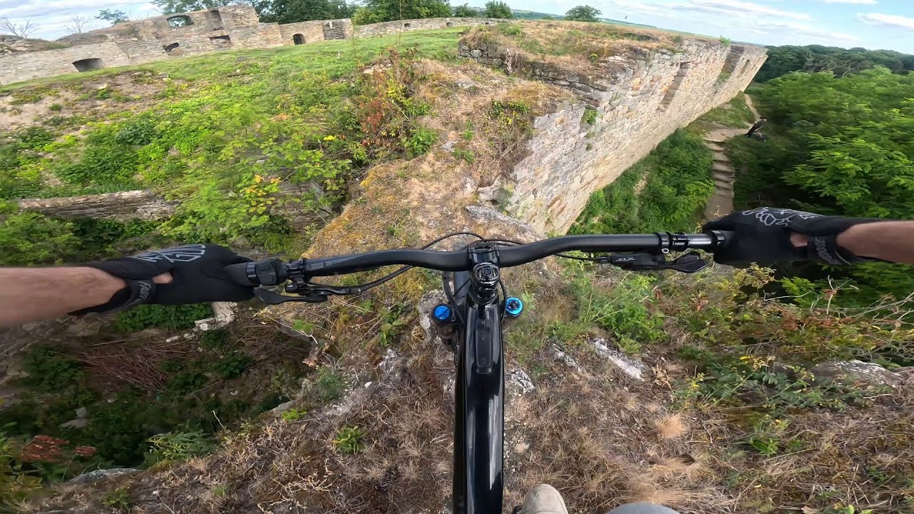На Замок на eMTB