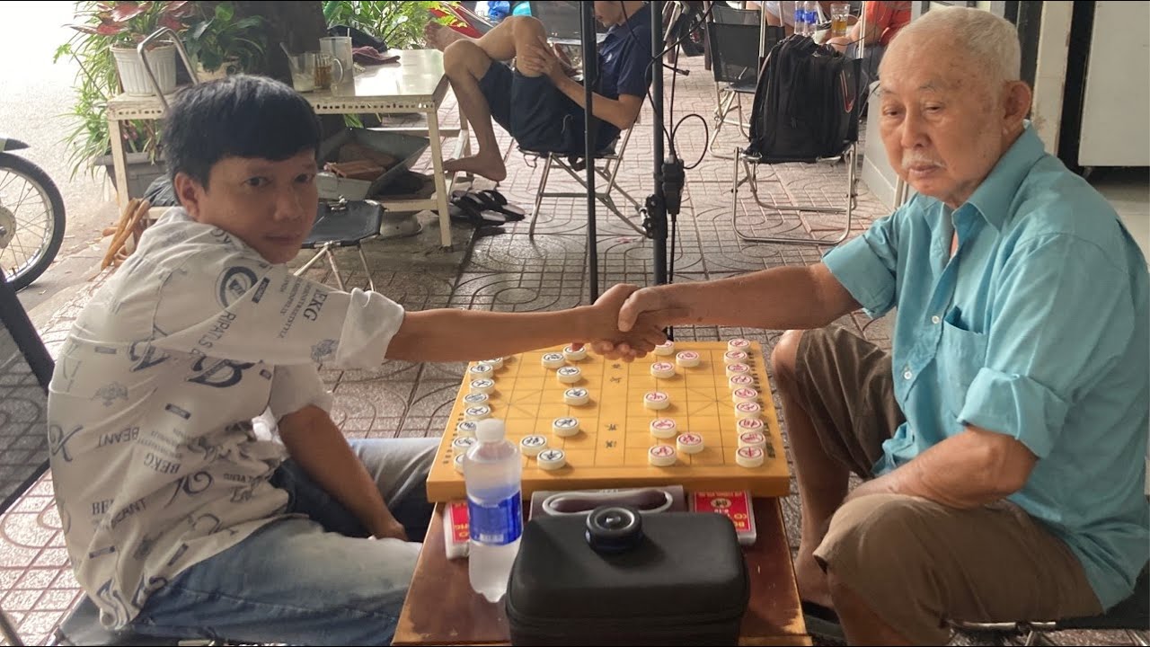 [Showmatch Cờ Tướng] Chú Việt Xích Lô và Nguyễn Phúc Lợi, chấp 01 tiên 8p 15p chạm 10