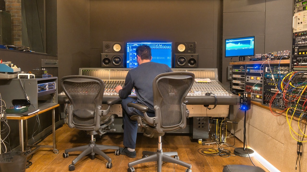 STUDIO TOUR | OneTwoPassIt (Born Bad Records, Heavenly Sweetness, La Fine Equipe)
