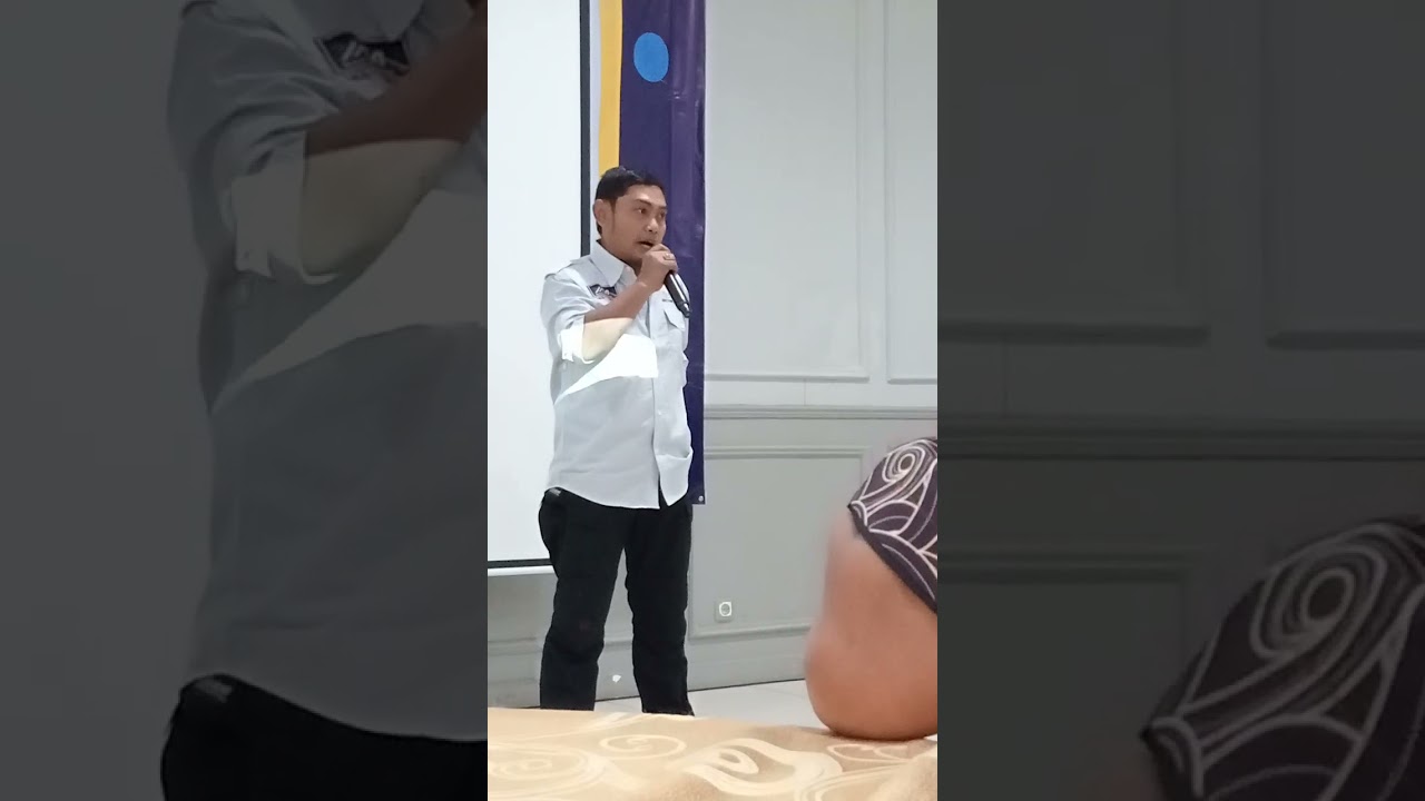 MENONTON STAND UP COMEDY...CEO YG MENYAMAR....