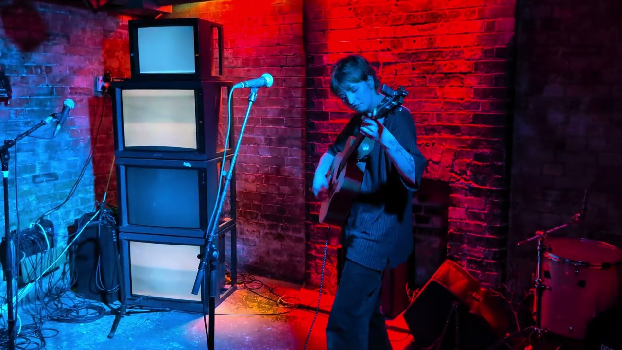 Tesni - Sparks [Live at Dream Bags Jaguar Shoes, 01/03/2026]