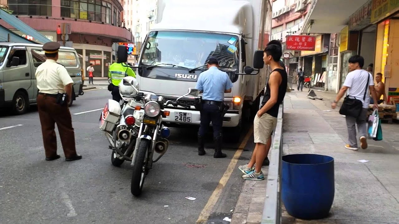 07/10/2014 新蒲崗爵祿街抄牌記貨車男VS路人甲罵戰