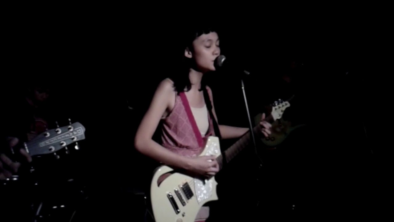 Ourselves the Elves live at Mow's