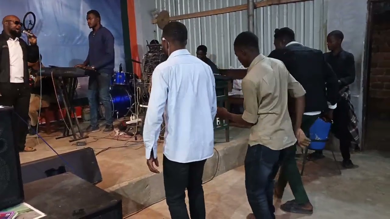 Frer osée Mulenga en répétition 