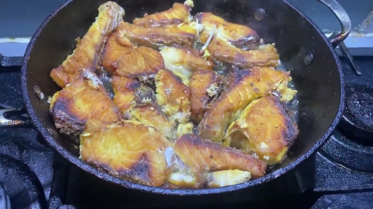Cooking Bengali Rui Macher Recipe | Atanur Rannaghar | Bangladeshi Cooking Music 