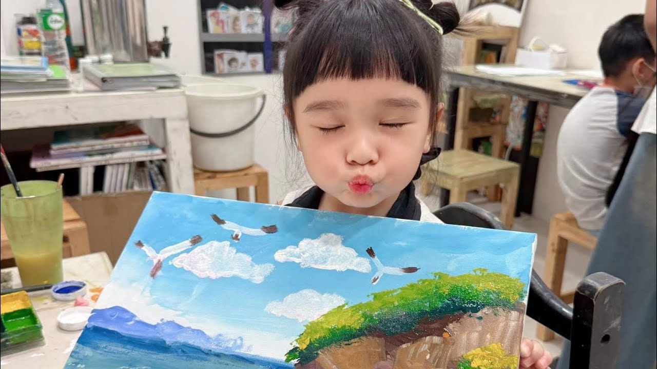 ยูจินวาดรูประบายสีครั้งแรกในชีวิต ในวัยสามขวบ 