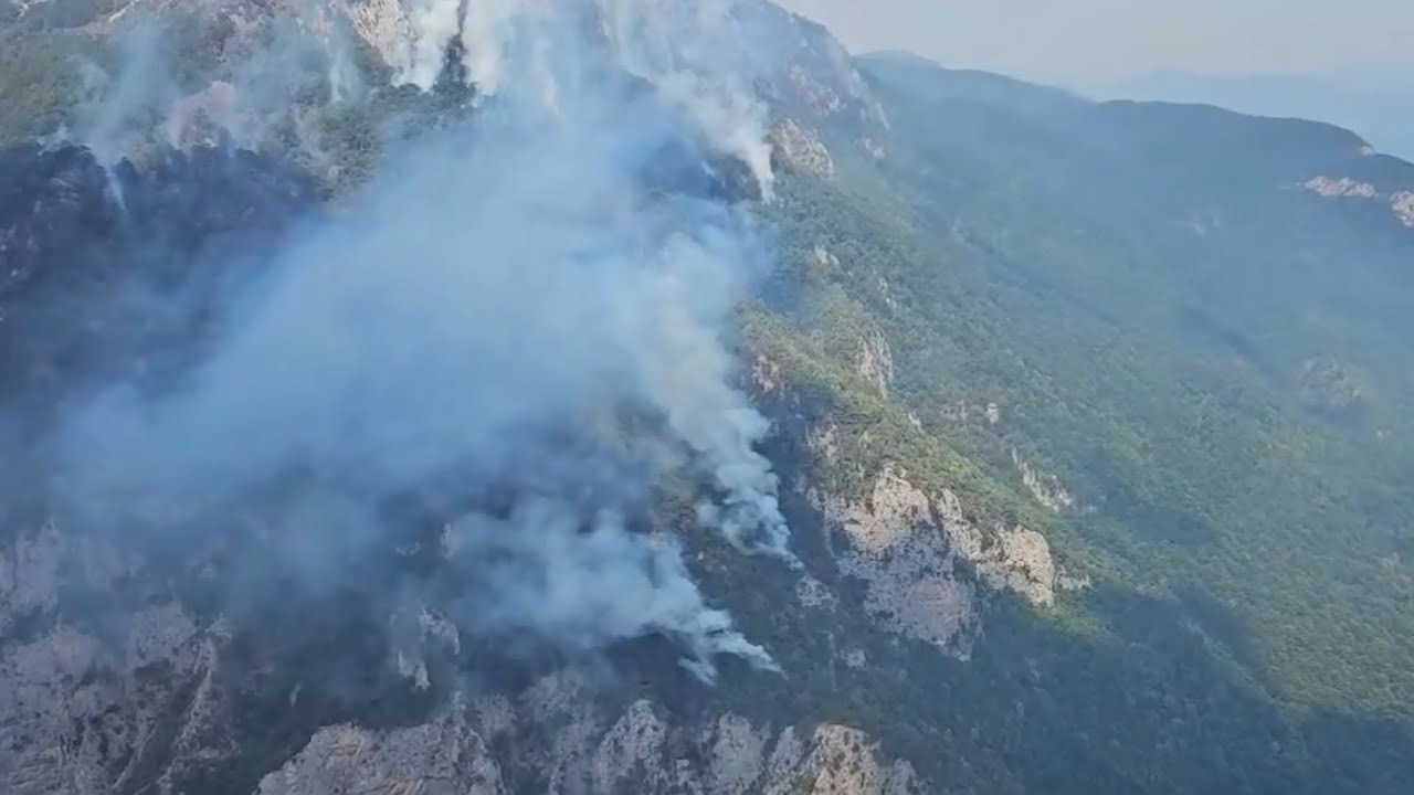 Aktivno više požara, helikopteri iz Srbije stigli na požarišta u Srpskoj 13.08.2024.