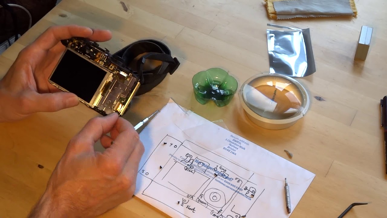 Canon PowerShot G10 - Replacing Screen.