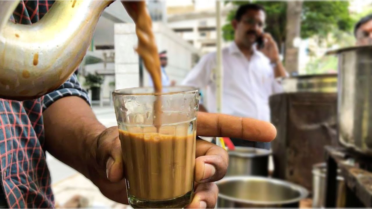 Thousands of People Drinking Tea Here Daily | Very Famous Tea Stall