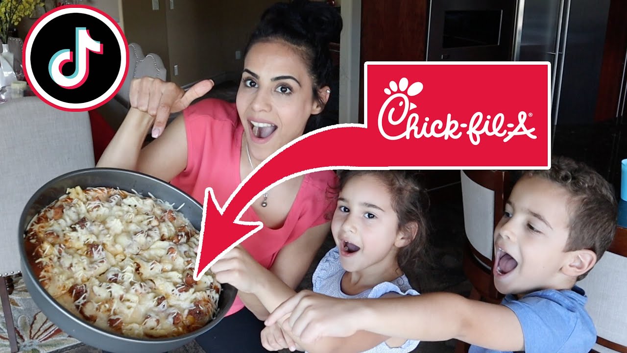 بيتزا تشيك فيل اي المشهورة بالتيك توك | CHICK-FIL-A PIZZA (TIK TOK FOOD HACKS)