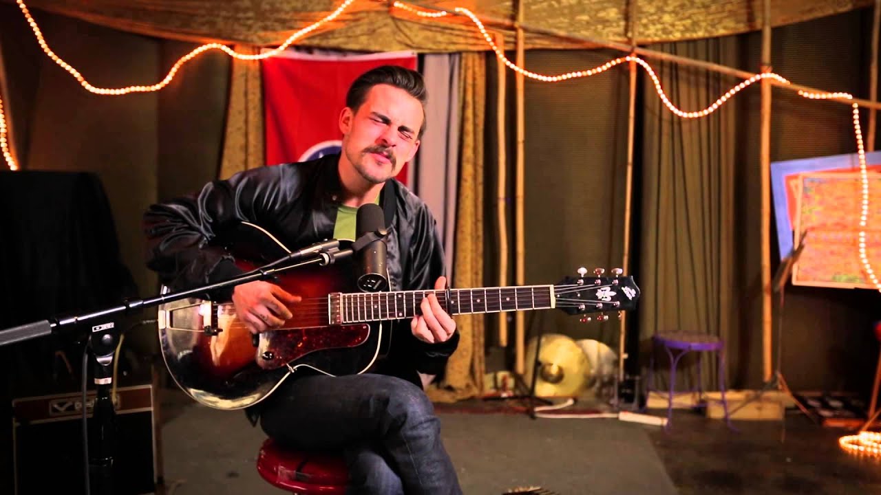 Robert Ellis - Tour Song (Live in Nashville)