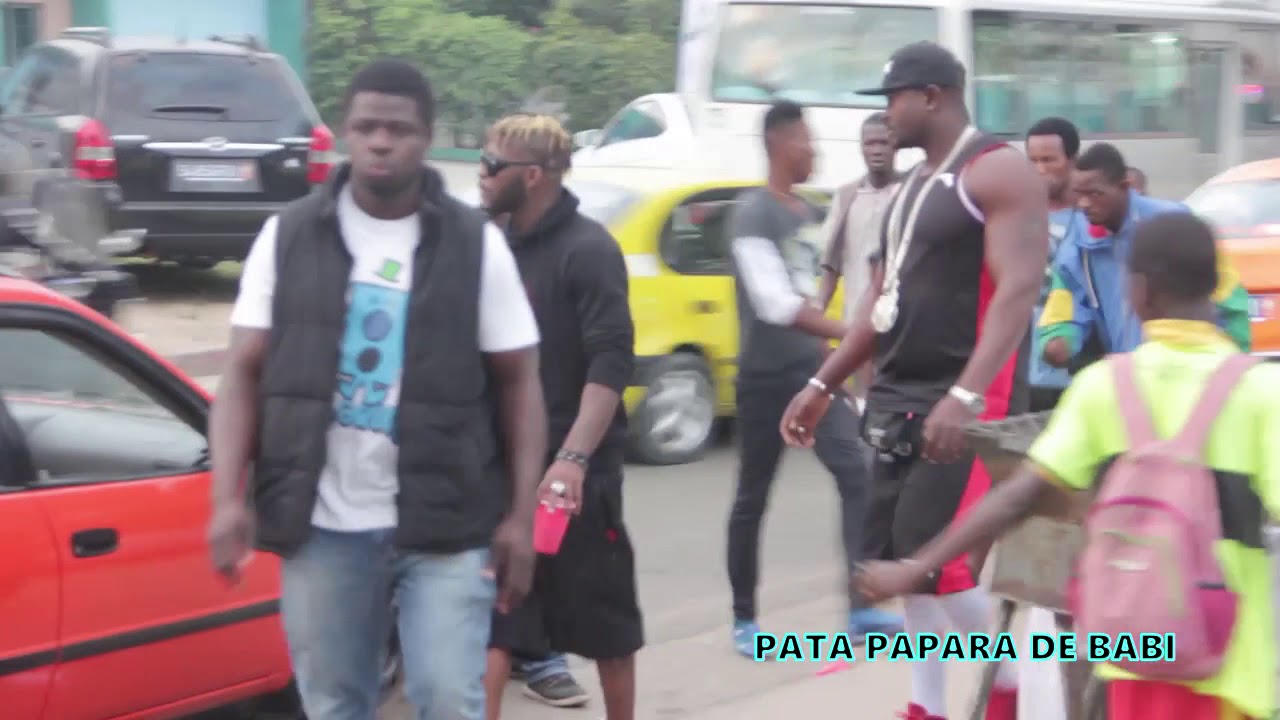 DJ ARAFAT FAIS LE SHOW ET APRES DES DONS SUIVI DE SAFAREL OBIANG