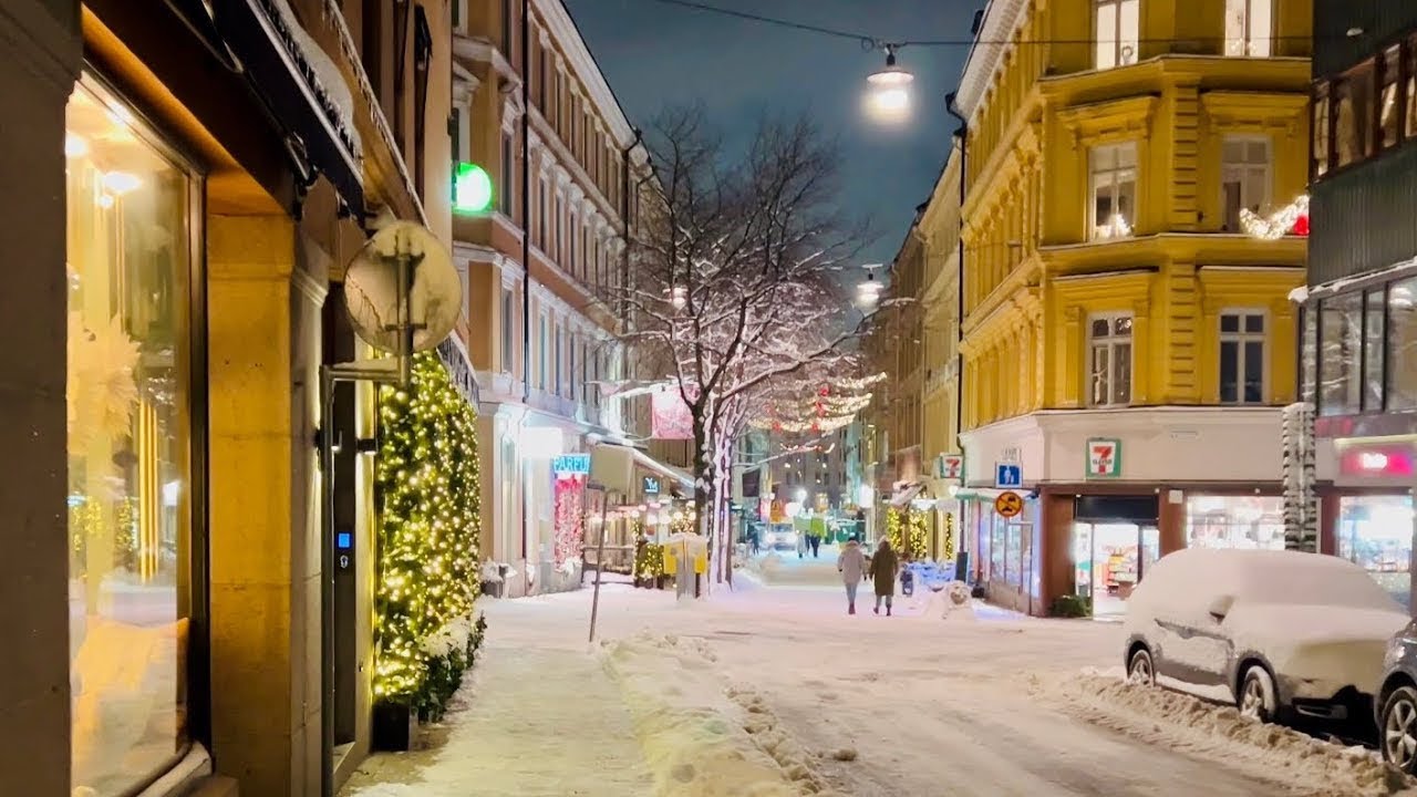 Stockholm Snow Walk: Magical looking city streets. 4K Walking tour: Östermalm to Kungsträdgården. 