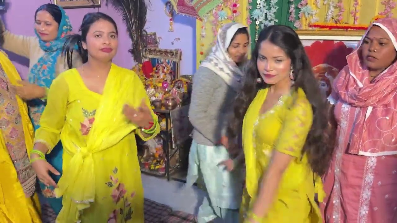 Ajj hum gye apni bhabhi ko haldi lagane ghr 💛#vlogs #vlogging 