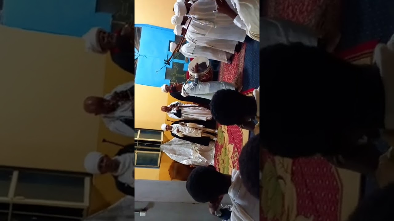 ወረብ በኣልባሰ ወርቅ ዑጽፍት ወኁብርት