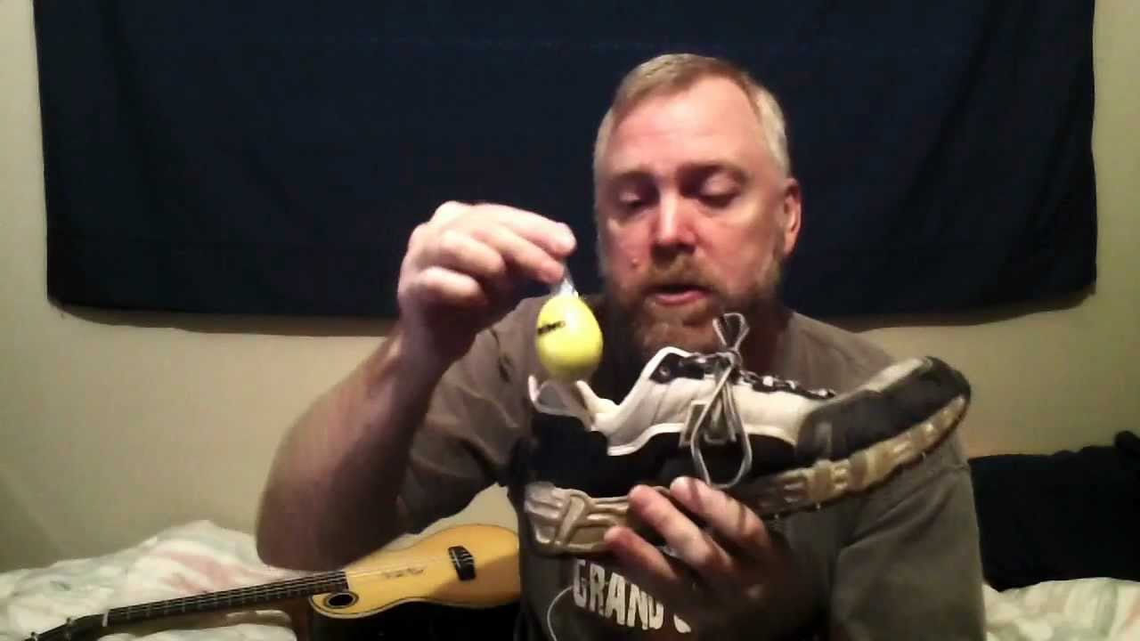 Egg Shaker Clothespin Blues (original) DIY Homemade foot rhythm instrument with ukulele