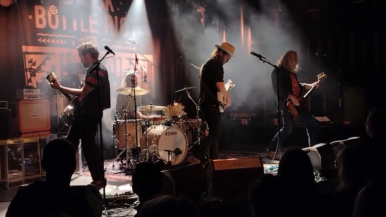 Black Bottle Riot met High Water in de Mezz Breda, 15-9-2022, voorprogramma van King King