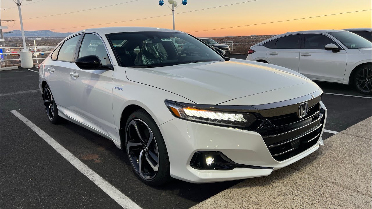 2022 Honda Accord Sport Hybrid - Walkaround - Is it better than the 1.5T Sport ?