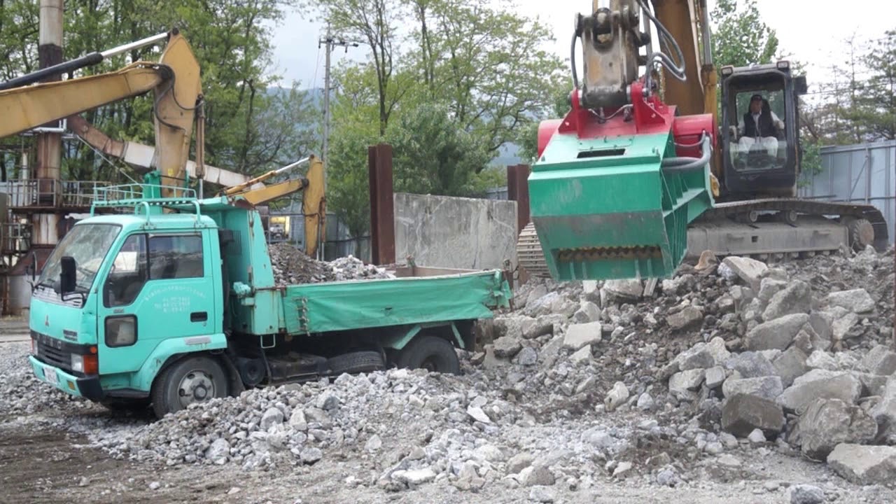 バケットクラッシャー0.9クラスUJ 300      Bucket Crusher