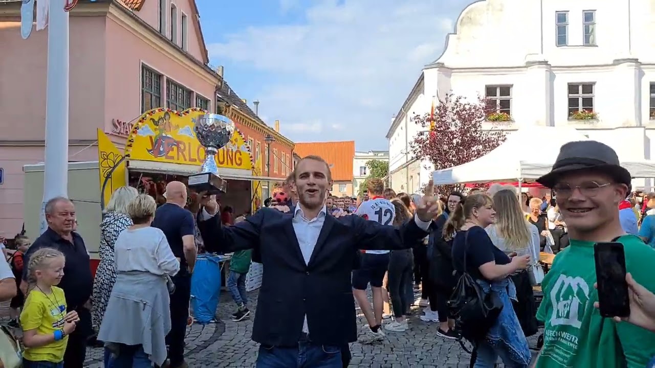 FC Rot-Weiß Wolgast | Empfang auf dem Rathausplatz
