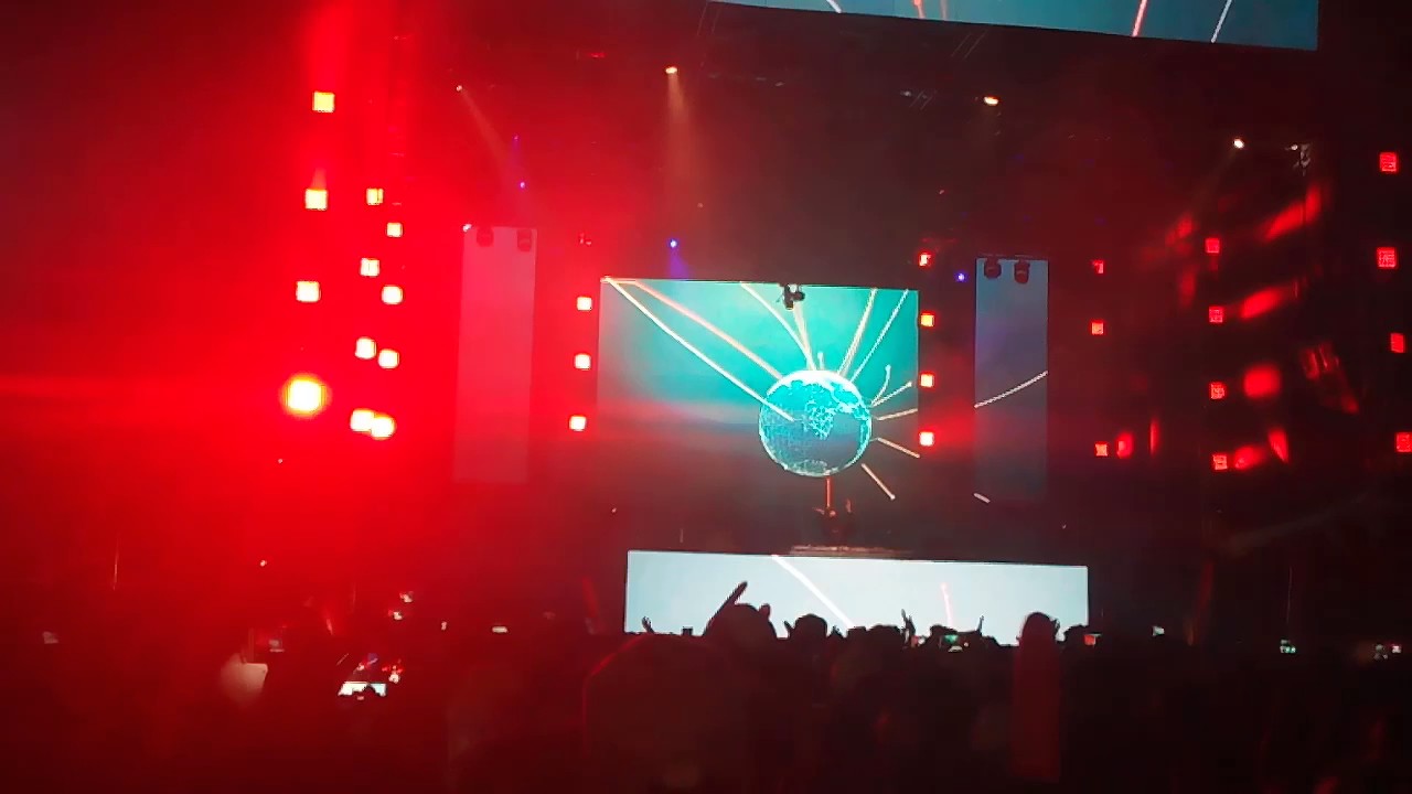 Alan walker en el estadio azteca 2017