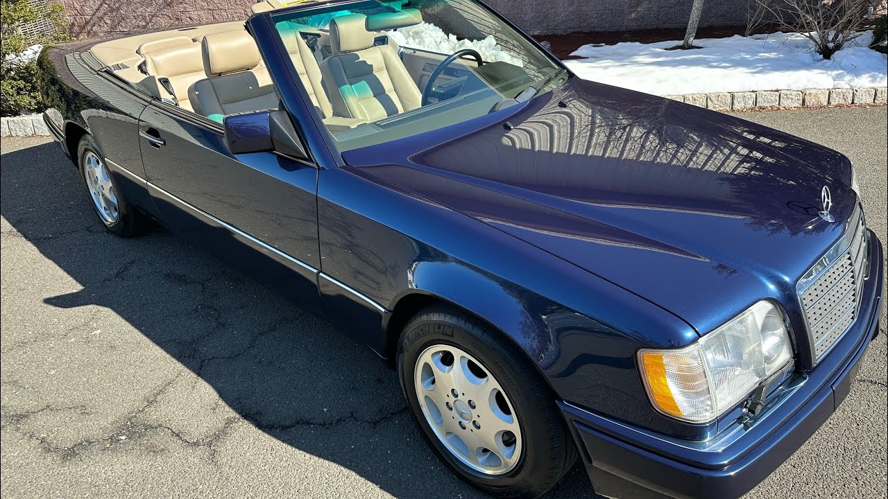Mercedes-Benz E320 Cabriolet 1995 года выпуска, один владелец, пробег 20 000 миль, цвет Azurite B...