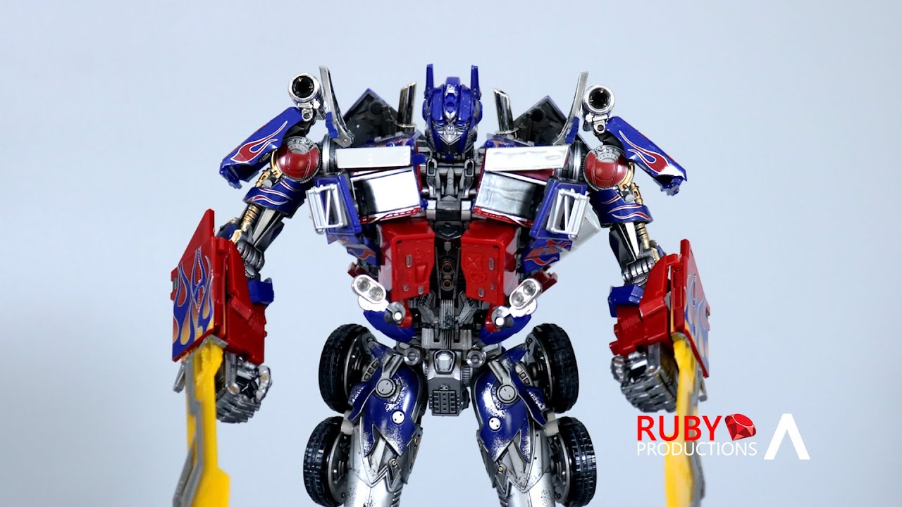WeiJiang Black Apple Optimus Prime W8606 Commander Thunder Leader (Stop Motion)
