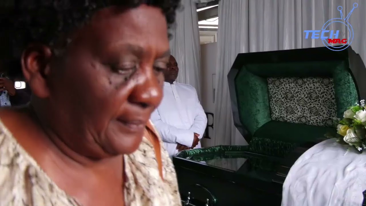 #BlessedWatchNow: Geza's Wife, Ibbo Mandaza, Ngarivhume and others Viewing the Body Of Blessed Geza