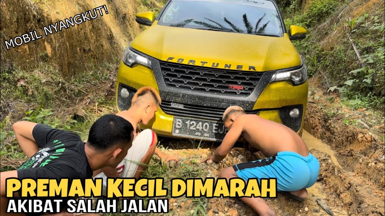 Akibat Salah Jalan Fortuner Nyangkut! Preman Kecil Dimarah