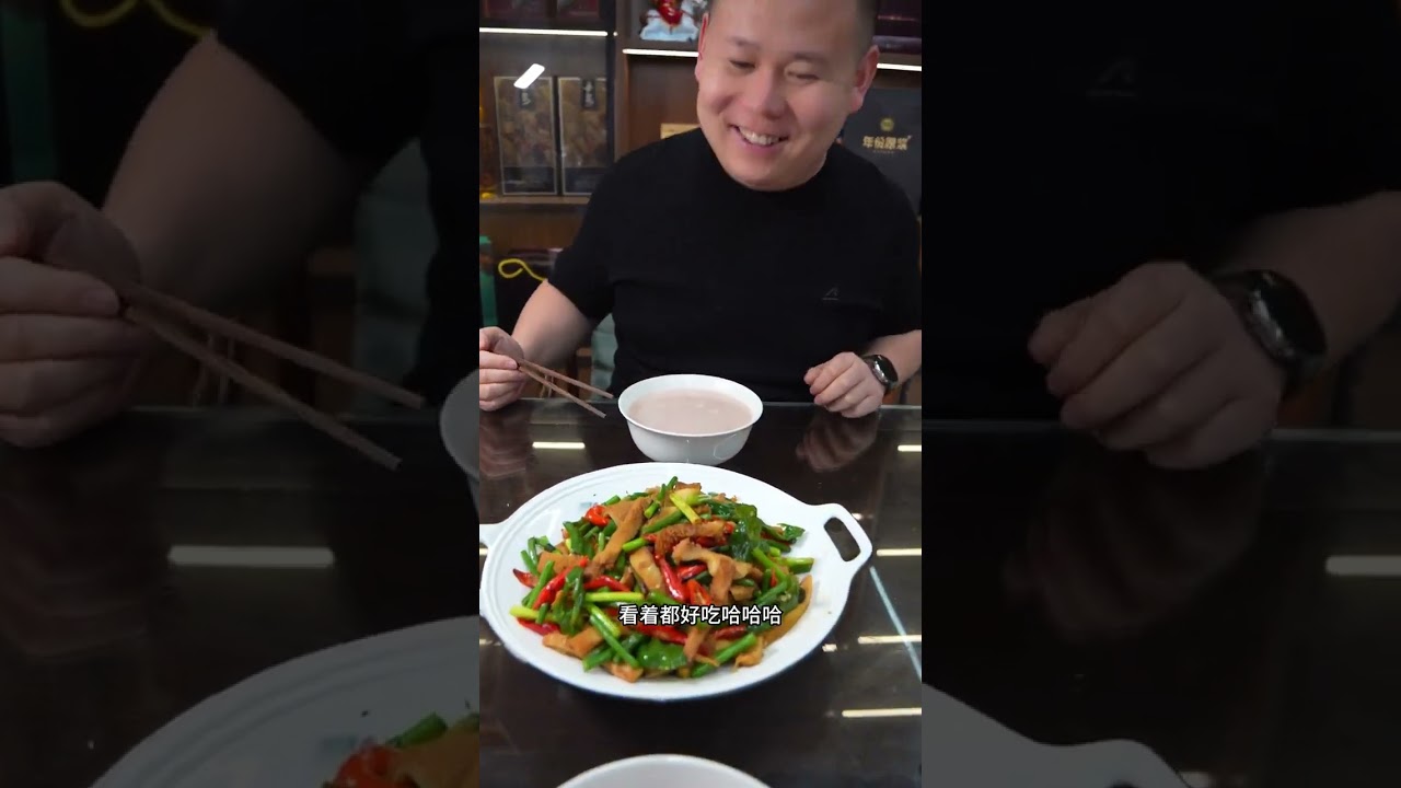 Spicy Beef Tripe Stir-Fried with Garlic Sprouts - A Must-Try Delight