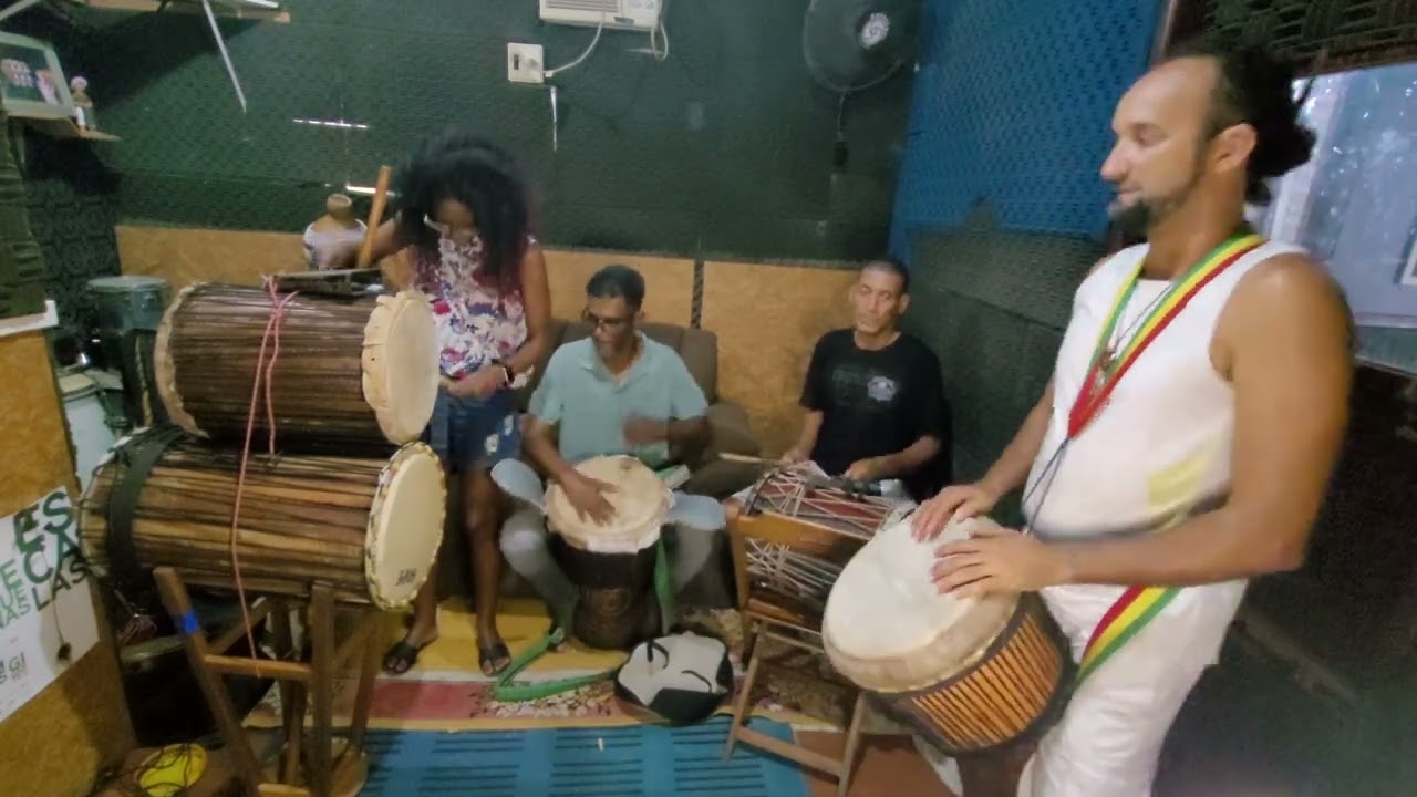 DJOL&Ecirc;-musica africana