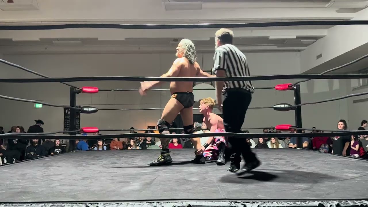 Evrett Gray VS Sexxxy Eddy 