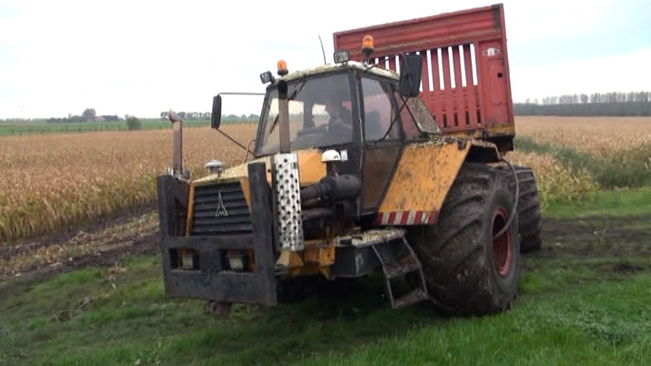 Maïs 2012 | Twose Vibraject met hooglosser voor de natte percelen | Claas Jaguar 860 met dubbellucht