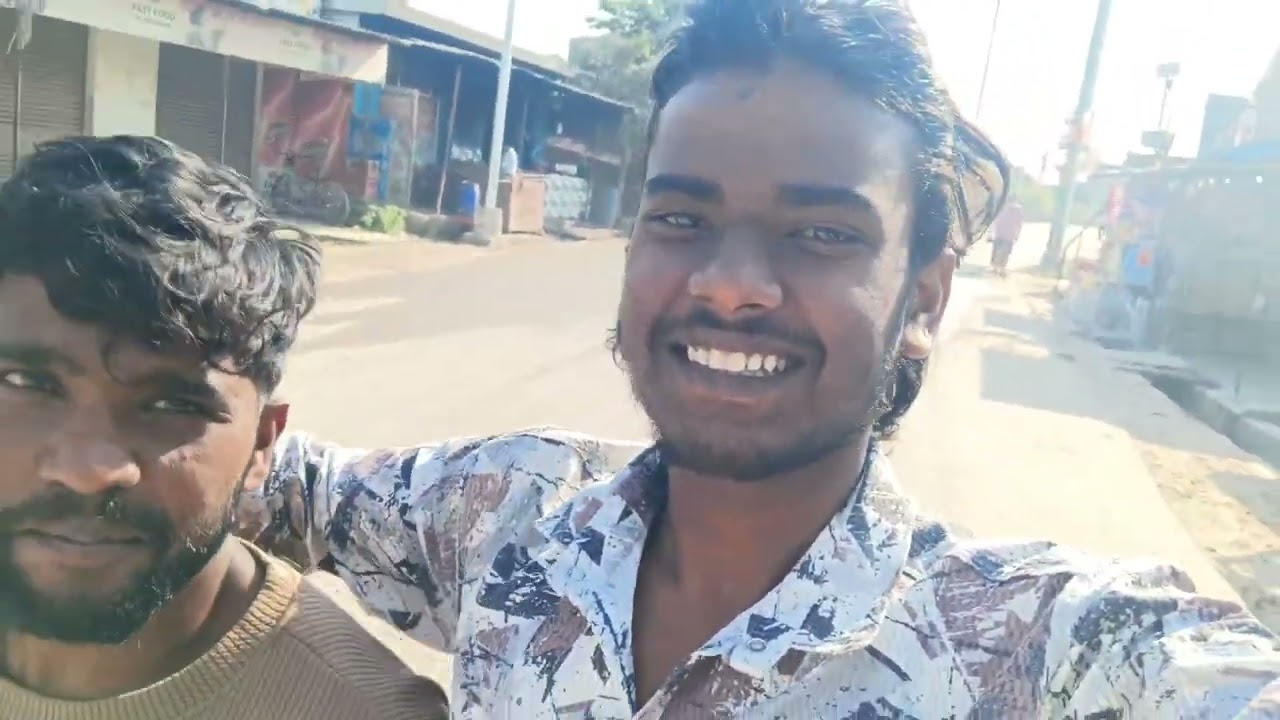 আমি কিন্তু রুমের সবাইকে হোলি মাখানোর জন্য হোলি কিনতে এসেছি#viral #Holi #video