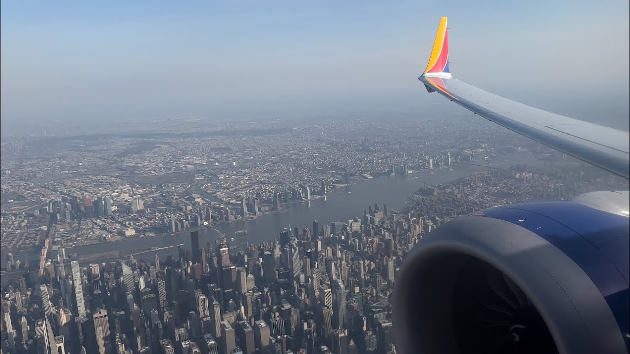 Southwest Boeing 737 MAX 8 Approach & Landing New York LaGuardia Airport (KLGA)