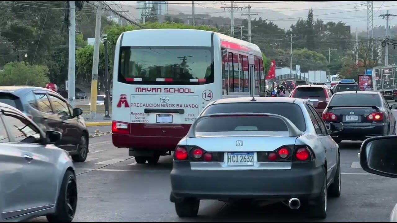 Tráfico despejado en el bulevar Centroamérica a la altura de la colonia Las Palmas de la capital.