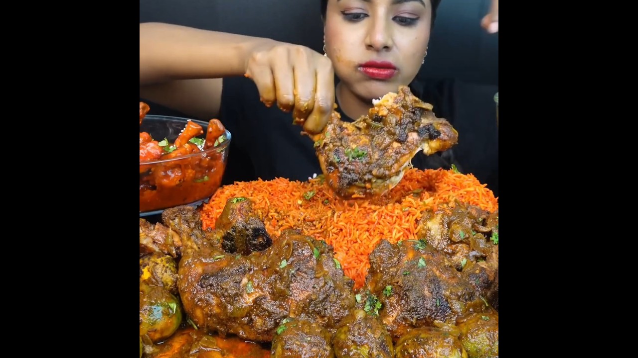 ASMR: EATING SPICY CHICKEN CURRY🔥 BASMATI RICE || #shorts #mukbangn#asmreating #mukbangasmr #asmr
