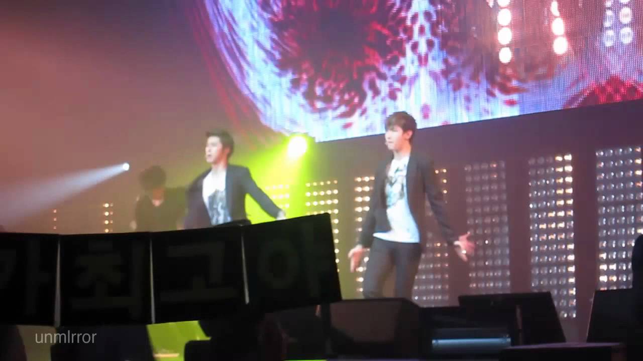 [fancam] 110610 TVXQ - Rising Sun SM Town Paris