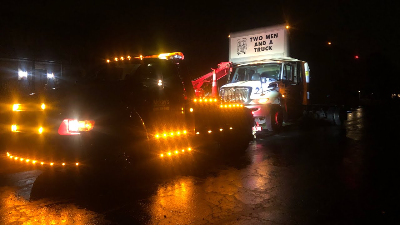 McKays wrecker w/a 26ft box truck tow