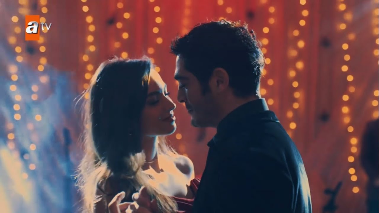 Canfeza & Mahir Moon River