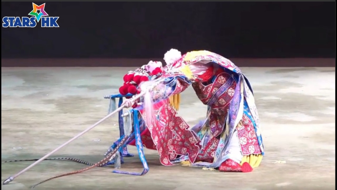 梁非同掛帥擊鼓 靚聲唱情文武雙全 超難度抝腰臥月 顯刀馬旦功架 | 「非同劇團」頭炮新編粵劇《安國紅玉》首演 三場爆滿旗開得勝