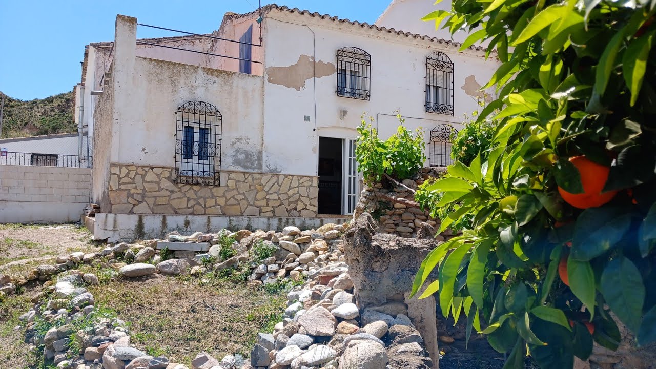 Property for sale in Spain Cortijo Meadow  99,950 Euros - Bargain country home - Arboleas.