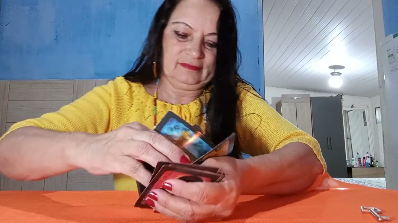 Montinho 1 tizoura corta tudo.                     montinho 2 a chave Abre caminho 