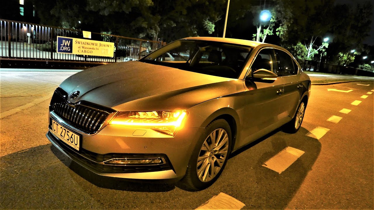 Skoda SUPERB Night Driving - Matrix FULL LED Test Bida Vlog muzyk jeździ
