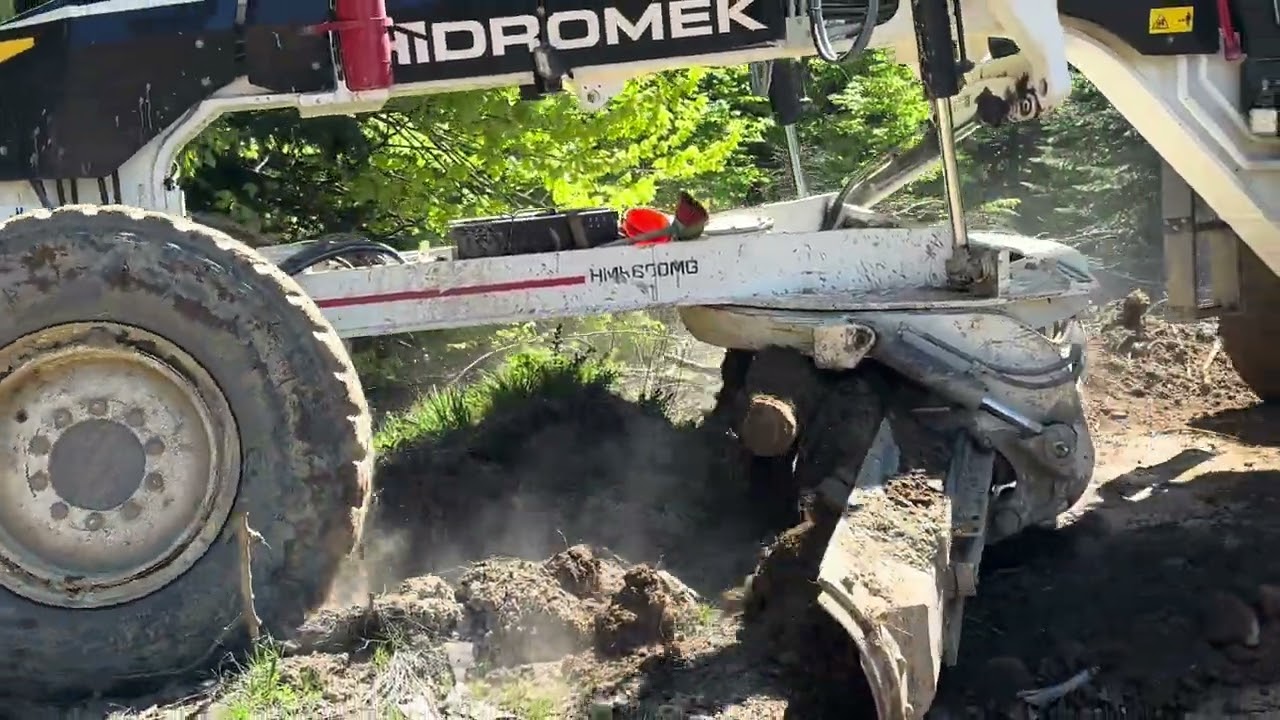 HİDROMEK 600MG ÇİÇEKLİ YAYLA YOLUNU ONARIYOR  #grader #hidromek #işmakinaları