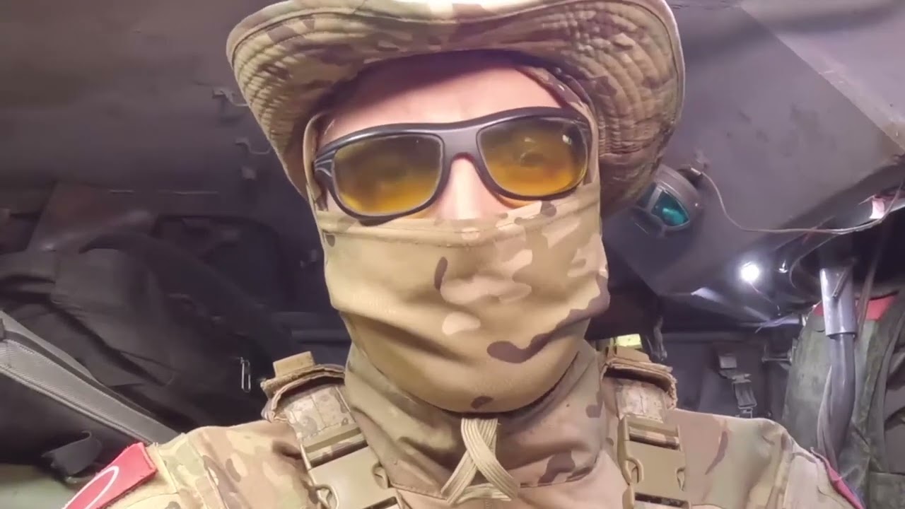 Военнослужащие показали, как работает звуковещательная машина ЗС