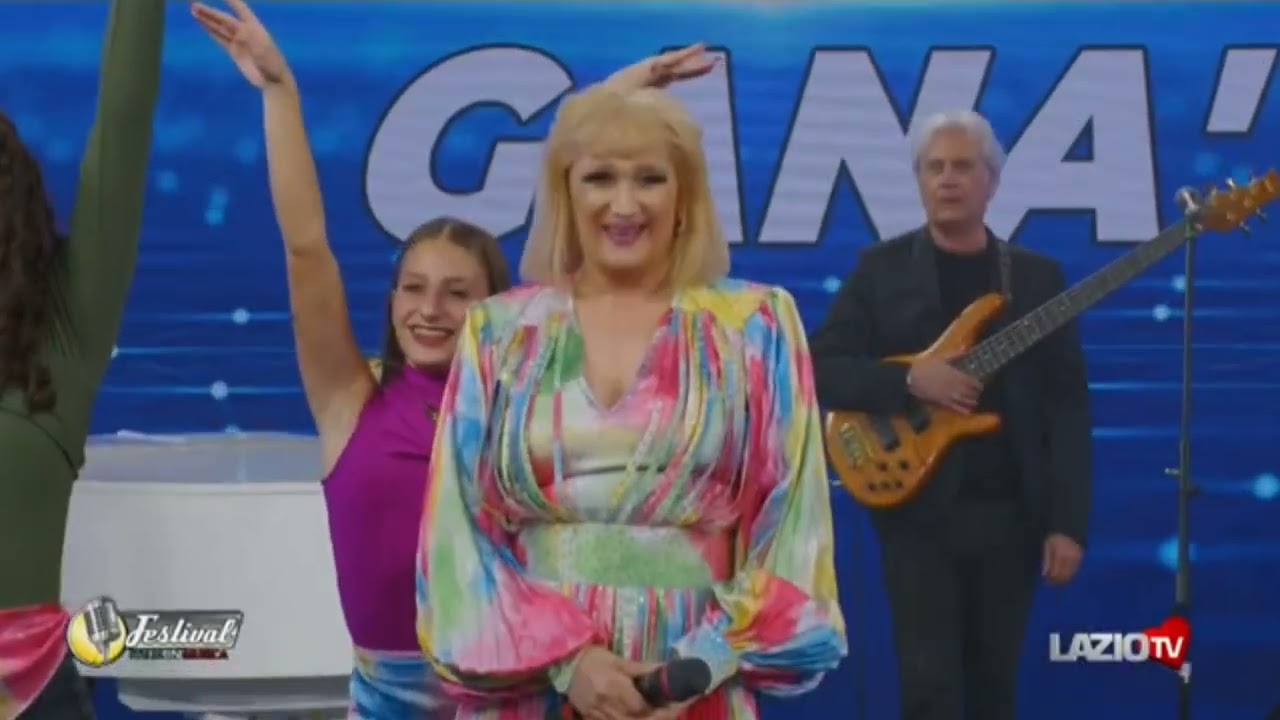Raffaella Carrà  Tributo con l'interprete  Enza Ganà  al Festival Italia in Musica